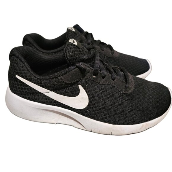 Nike Tanjun sneakers casual shoes boys shoes size 4 Youth - Picture 3 of 8